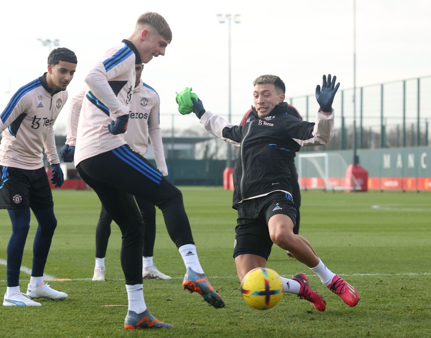 Tin bóng đá MU 4/3: Hậu vệ từ chối đến MU vì muốn làm đội trưởng Barca, Greenwood hết cơ hội đá cho tuyển Anh - Ảnh 3.