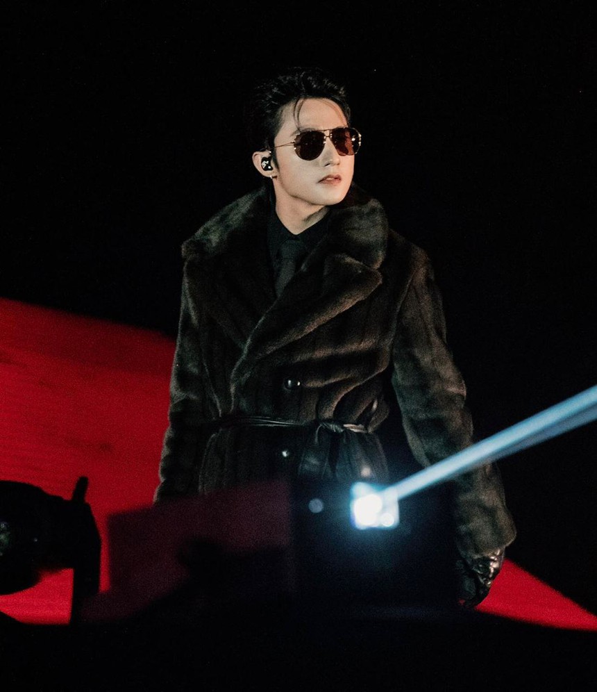 Sơn Tùng M-TP và MONO khi diễn cùng show âm nhạc: Hát toàn hit cũ nhưng ai mới 'cháy' hơn? - Ảnh 15. Sơn Tùng M-TP và MONO khi diễn cùng show âm nhạc: Hát toàn hit cũ nhưng ai mới 'cháy' hơn? - Ảnh 15.
