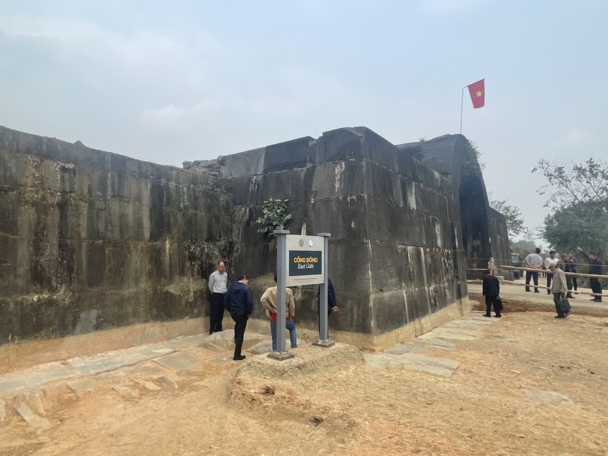 Nhiều phát hiện mới tại khu vực 4 cổng và tường thành Di sản thế giới Thành nhà Hồ - Ảnh 2.