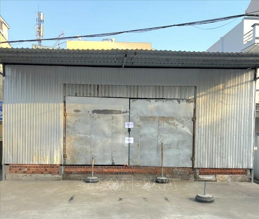 Xử phạt chủ công trình xây dựng nhà không phép, giam cán bộ thực thi nhiệm vụ - Ảnh 1.