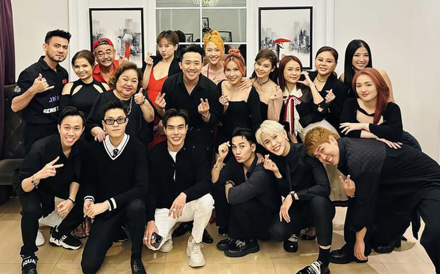 Từ vụ Trấn Thành gặp ồn ào ở rạp phim, Hari Won để lộ 2 quy tắc của nhóm bạn đình đám showbiz  - Ảnh 4.