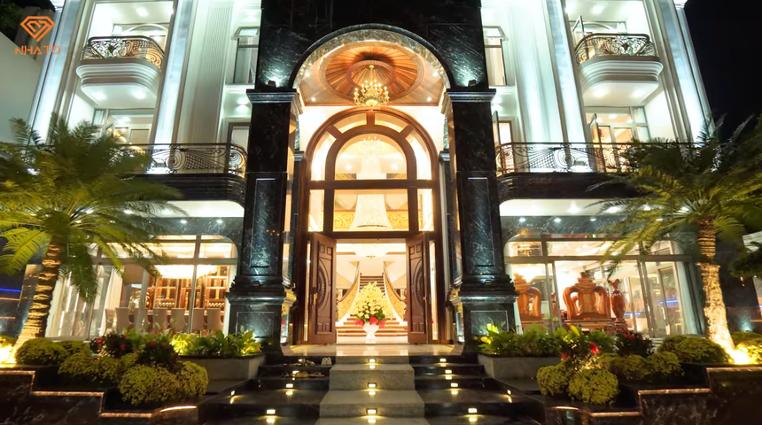 Căn siêu biệt thự trên mảnh đất 700m2: Đèn chùm bằng pha lê mạ vàng 24k, phòng ngủ cho con trai 3 tuổi rộng gần 80m2 - Ảnh 4.