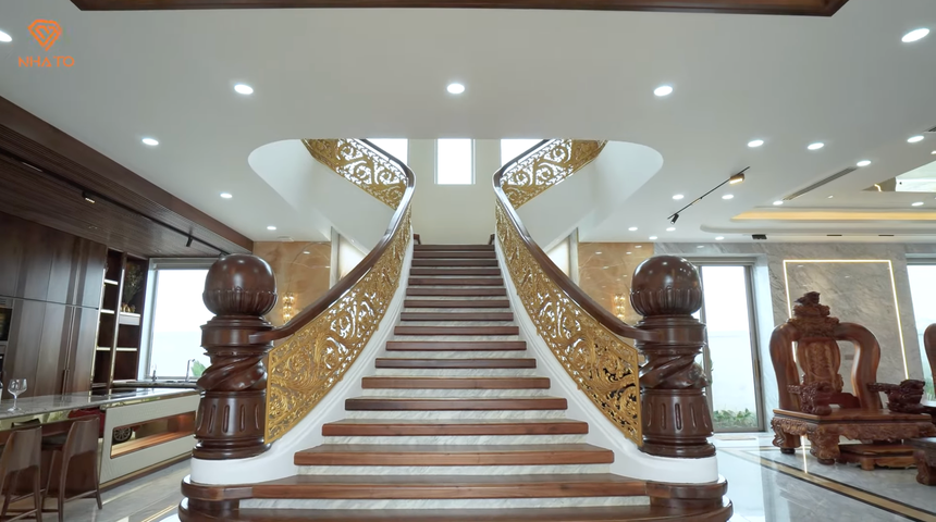 Căn siêu biệt thự trên mảnh đất 700m2: Đèn chùm bằng pha lê mạ vàng 24k, phòng ngủ cho con trai 3 tuổi rộng gần 80m2 - Ảnh 8.