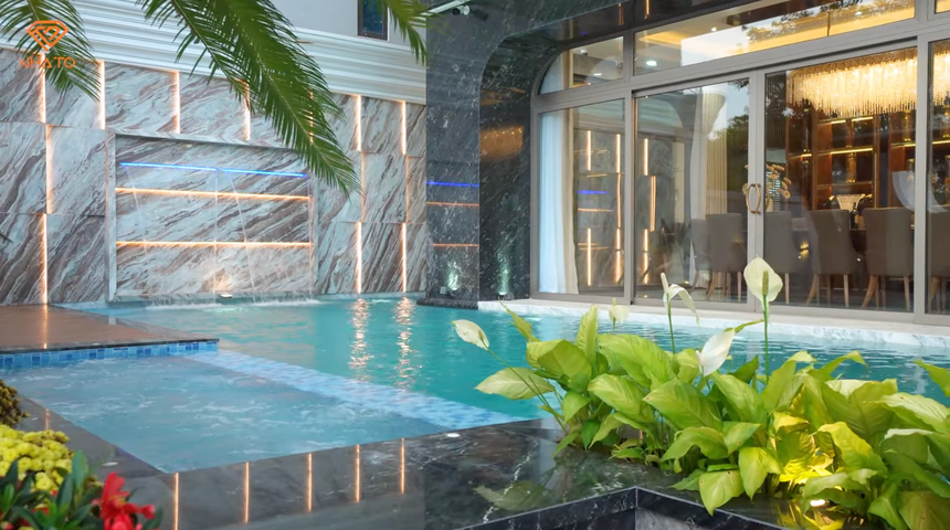 Căn siêu biệt thự trên mảnh đất 700m2: Đèn chùm bằng pha lê mạ vàng 24k, phòng ngủ cho con trai 3 tuổi rộng gần 80m2 - Ảnh 7.