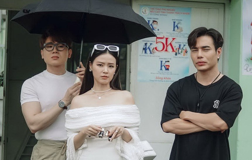 Vừa ra mắt phim của Lê Dương Bảo Lâm - Midu đã bị Anh Tú - Mạc Văn Khoa đè bẹp, đường đua doanh thu cực nóng - Ảnh 4. Vừa ra mắt phim của Lê Dương Bảo Lâm - Midu đã bị Anh Tú - Mạc Văn Khoa đè bẹp, đường đua doanh thu cực nóng - Ảnh 4.