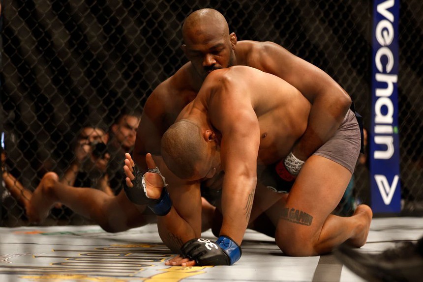 Giành đai hạng nặng UFC, Jon Jones khẳng định vị thế của võ sĩ MMA vĩ đại nhất lịch sử - Ảnh 3. Giành đai hạng nặng UFC, Jon Jones khẳng định vị thế của võ sĩ MMA vĩ đại nhất lịch sử - Ảnh 3.