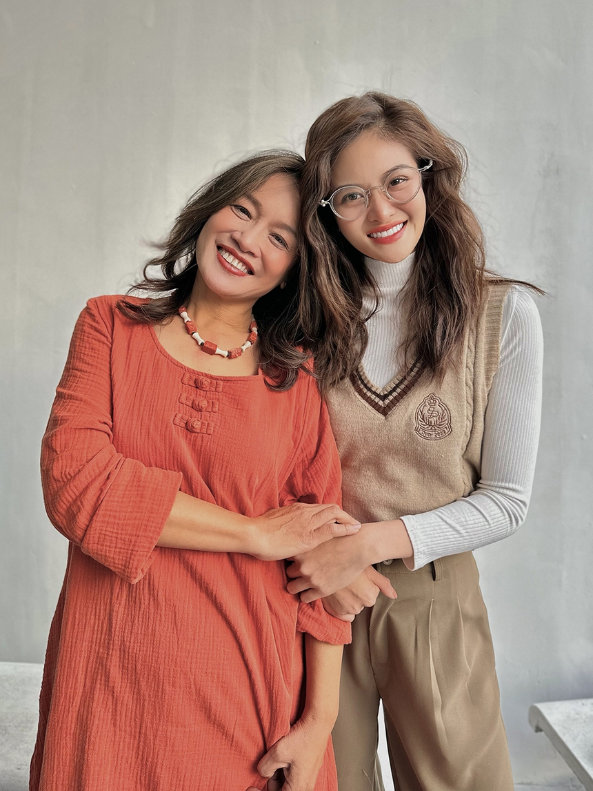 Đừng nói khi yêu: Ăn ý nhất với Thùy Anh không phải Mạnh Trường, Đình Tú mà chính là diễn viên này - Ảnh 2. Đừng nói khi yêu: Ăn ý nhất với Thùy Anh không phải Mạnh Trường, Đình Tú mà chính là diễn viên này - Ảnh 2.