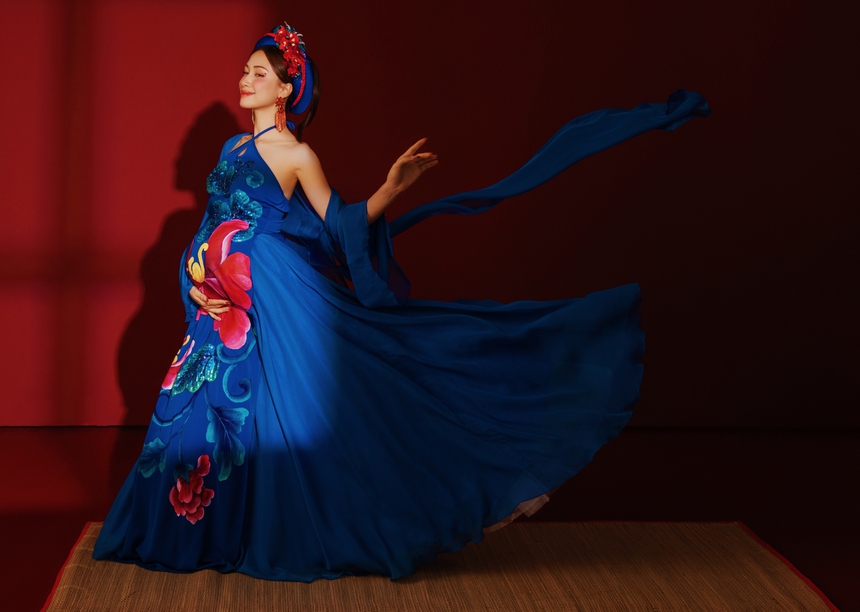 Netizen phản ứng về MV mới của Hòa Minzy: "Phiên bản của Hoàng Thùy Linh nhưng nhạt hơn nhiều"?  - Ảnh 4.