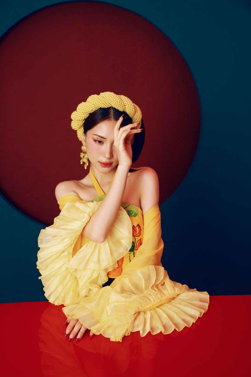 Netizen phản ứng về MV mới của Hòa Minzy: "Phiên bản của Hoàng Thùy Linh nhưng nhạt hơn nhiều"?  - Ảnh 5.