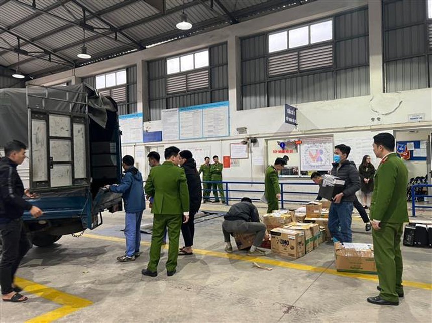 Hà Nội chỉ còn hơn 30% trung tâm đăng kiểm hoạt động - Ảnh 4.