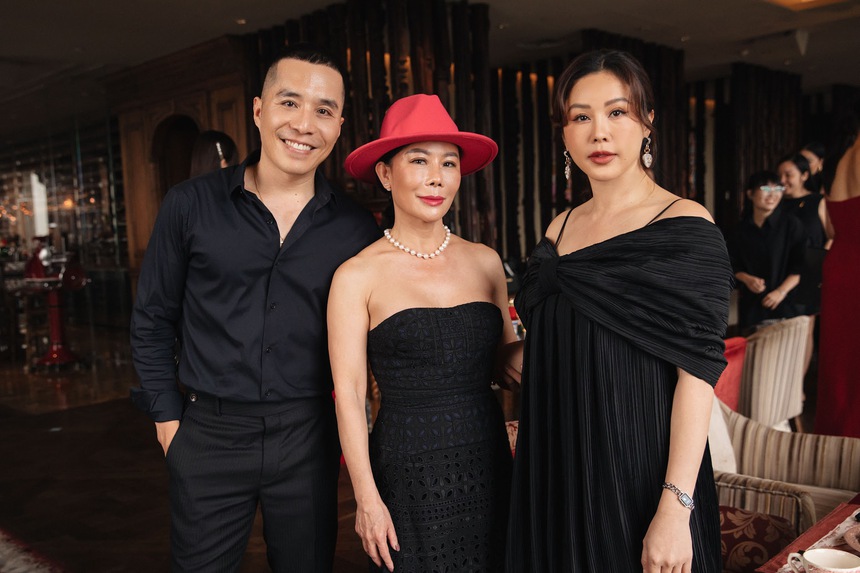 "Thánh địa mùi hương" ViinRiic tổ chức tiệc trà chiều kỉ niệm 15 năm nhà hương đắt nhất hành tinh Clive Christian - Ảnh 3. "Thánh địa mùi hương" ViinRiic tổ chức tiệc trà chiều kỉ niệm 15 năm nhà hương đắt nhất hành tinh Clive Christian - Ảnh 3.