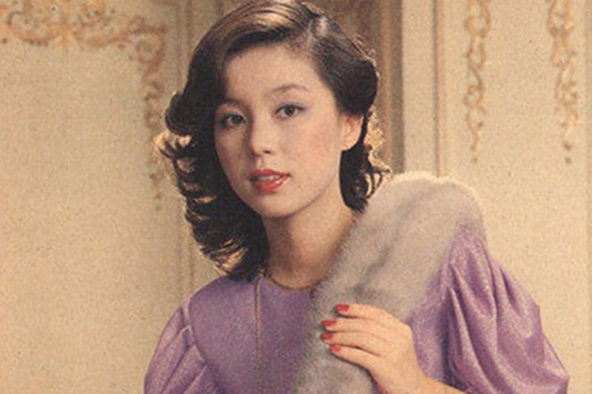 "Tình đầu quốc dân" đầu tiên của showbiz Hàn: Cát xê 1 lần quay quảng cáo đủ mua 1 căn nhà, hôn nhân hạnh phúc viên mãn ai cũng mơ ước - Ảnh 3.