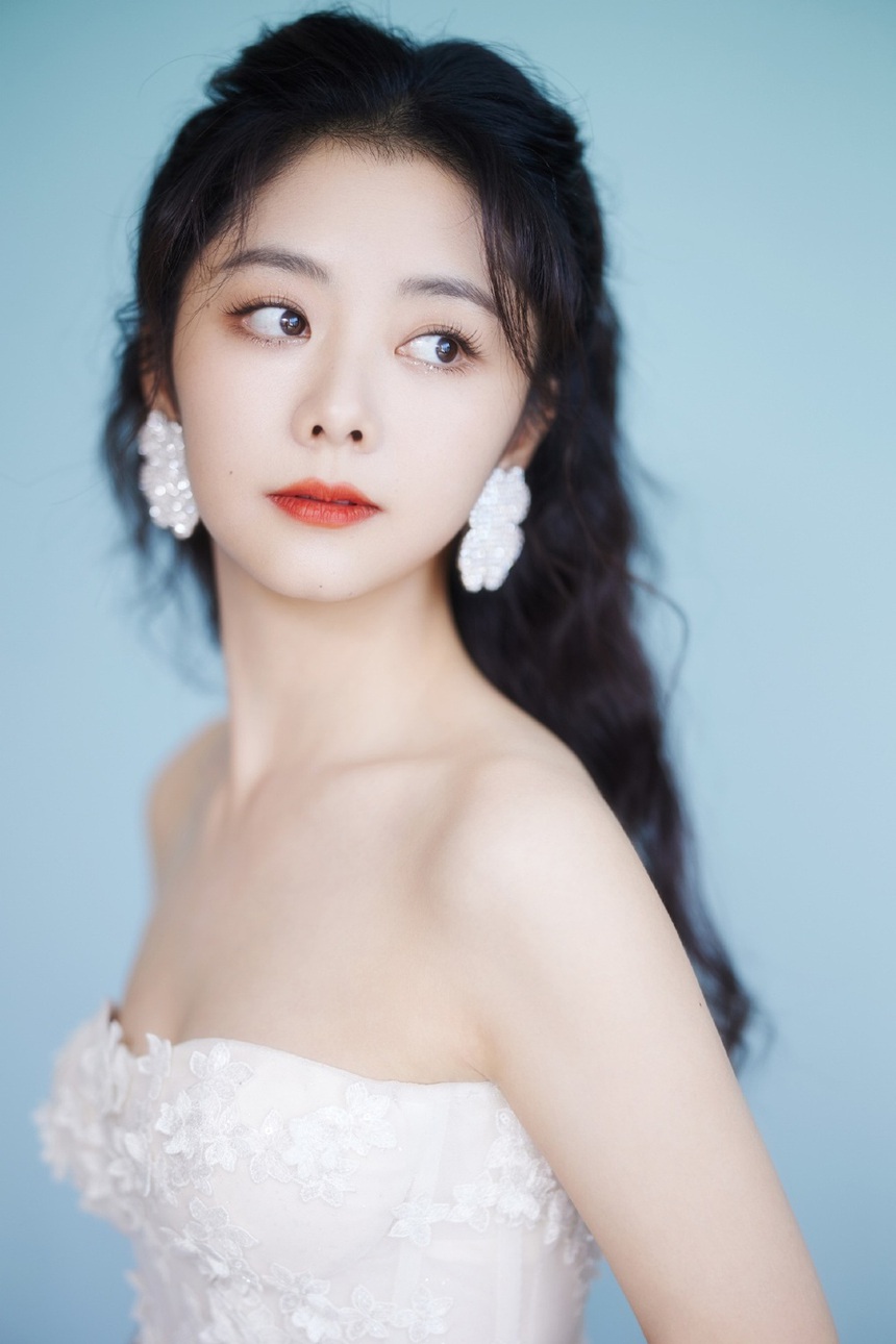 Đàm Tùng Vận vướng nghi vấn làm việc qua loa, bỏ đoàn phim khiến Hứa Khải phải diễn với thế thân  - Ảnh 4.