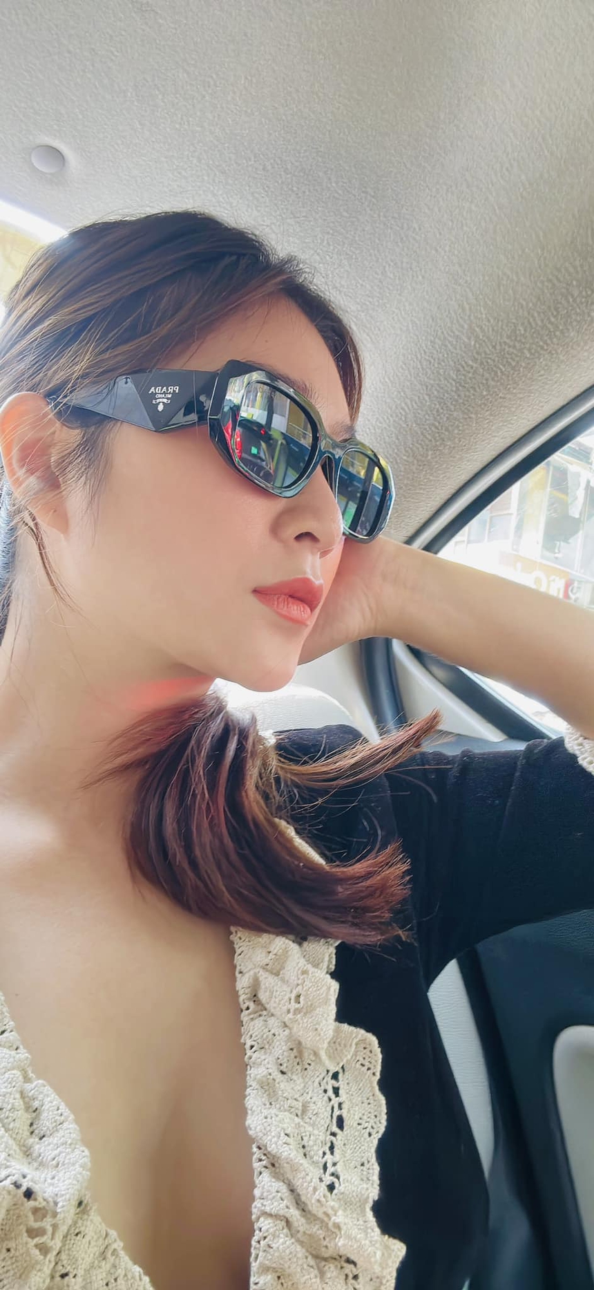 Thanh Trúc lộ vòng 2 lùm lùm và loạt chi tiết nghi có tin vui sau 2 tháng thông báo ngừng đóng phim - Ảnh 3. Thanh Trúc lộ vòng 2 lùm lùm và loạt chi tiết nghi có tin vui sau 2 tháng thông báo ngừng đóng phim - Ảnh 3.