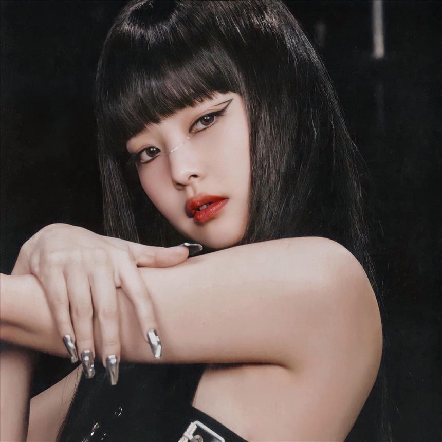 Xuất hiện với chấn thương mặt, Jennie Blackpink gây xót xa vì làm điều này - Ảnh 1.