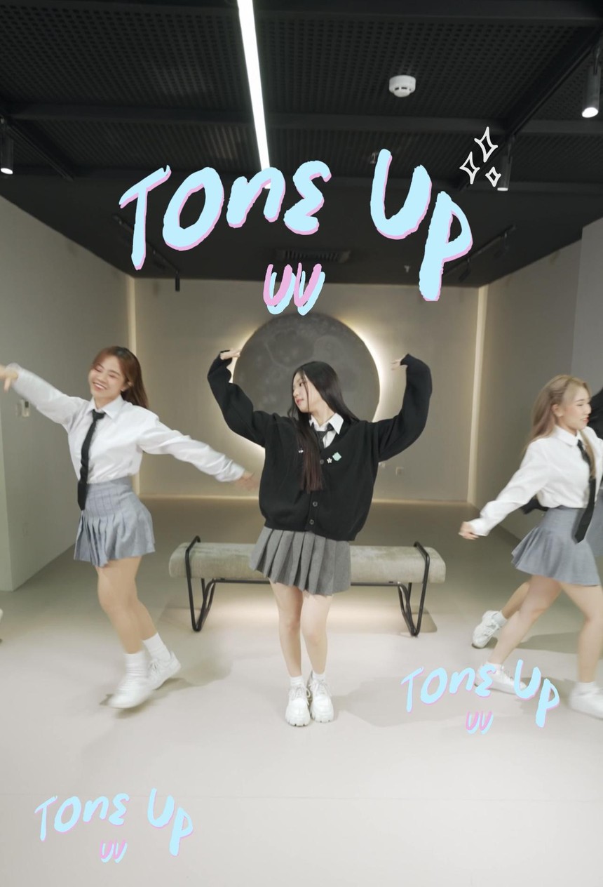 AMEE cùng Mỹ Diệu và dàn "hot meo" xâm chiếm trái đất với Ưng Quá Chừng - Ảnh 2.