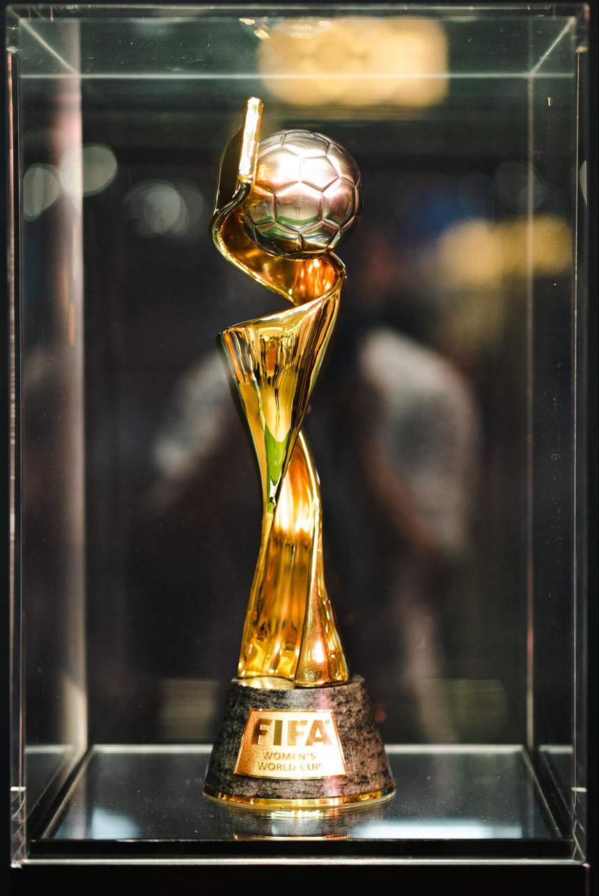 "Soi" công nghệ bên trong trái bóng đấu OCEAUNZ và ngắm cúp vàng World Cup nữ 2023 tại Việt Nam - Ảnh 2.