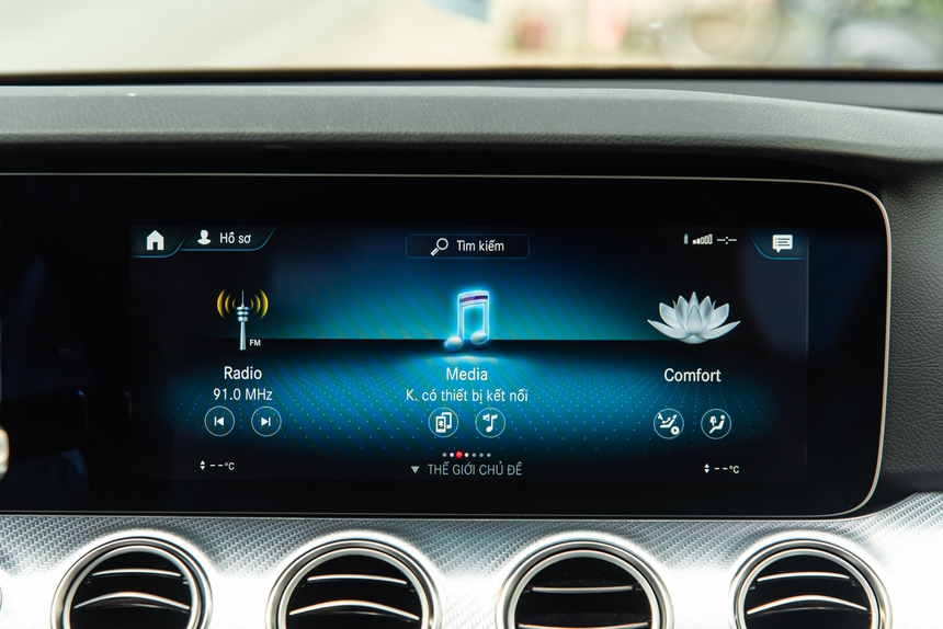 Chiếc Mercedes-Benz E 180 này sẽ giúp người mua tiết kiệm hơn 300 triệu đồng mà vẫn là chủ đầu tiên và mua được xe mới - Ảnh 11. Chiếc Mercedes-Benz E 180 này sẽ giúp người mua tiết kiệm hơn 300 triệu đồng mà vẫn là chủ đầu tiên và mua được xe mới - Ảnh 11.