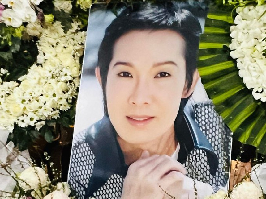 NSƯT Vũ Linh: Đi diễn 12 ngàn khán giả tới xem, quần áo hai người may không kịp - Ảnh 4.