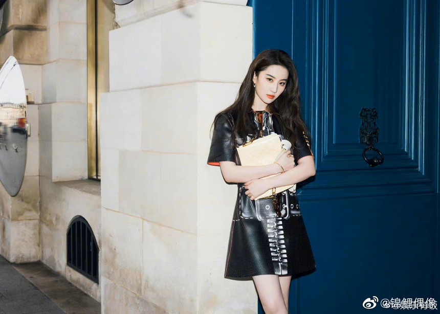 Dàn sao đình đám đổ bộ Tuần lễ Thời trang Paris: Lưu Diệc Phi khoe nhan sắc cực phẩm lấn lướt nữ thần tượng Newjeans - Ảnh 5.