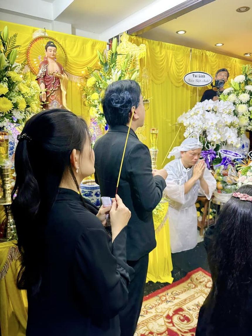Những "chuyện lạ" ở đám tang NSƯT Vũ Linh - Ảnh 3.