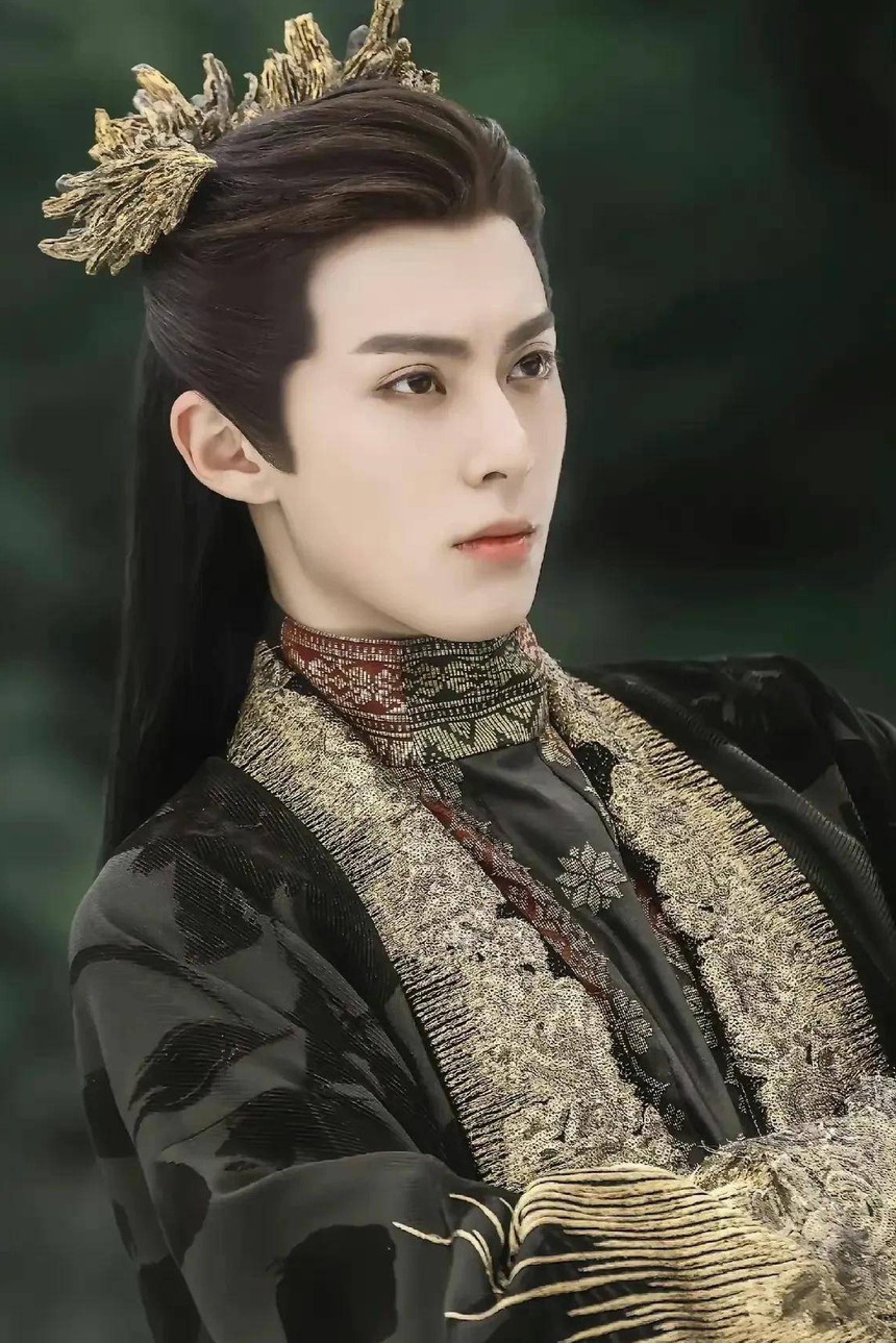 Vương Hạc Đệ trong phim công sở siêu hot 'Hôm nay phải cố lên' có gì khác với thời đóng cặp với Ngu Thư Hân - Ảnh 2. Vương Hạc Đệ trong phim công sở siêu hot 'Hôm nay phải cố lên' có gì khác với thời đóng cặp với Ngu Thư Hân - Ảnh 2.