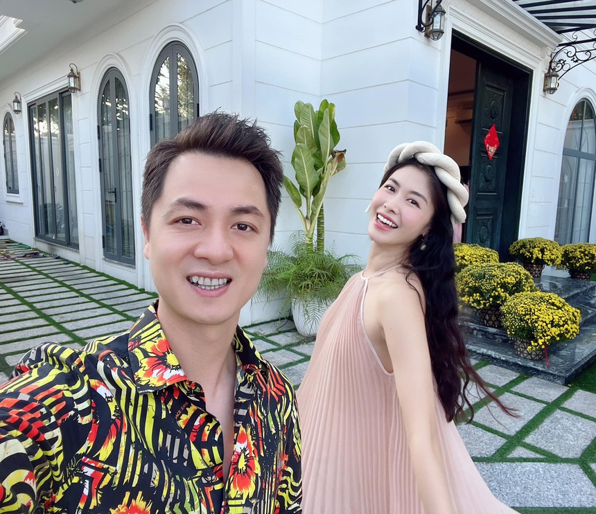 Duy Mạnh tặng quà 8/3 hơn nghìn USD: Nhiều sao Việt mạnh tay chi tiền tỷ dịp này  - Ảnh 5.