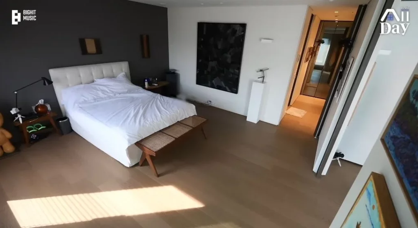 Thủ lĩnh BTS giàu cỡ nào: phi thuyền massgaefdf - Ảnh 5.