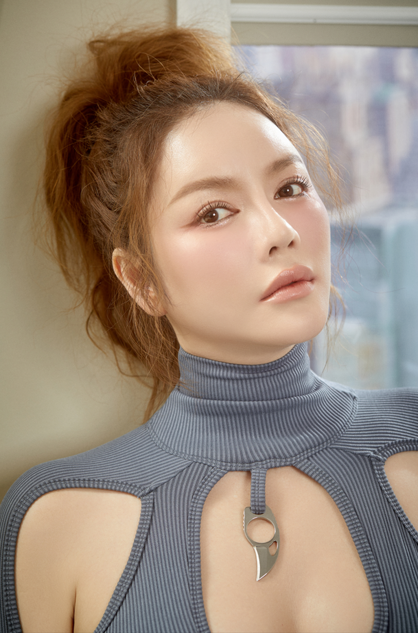 Lý Nhã Kỳ: "Tôi tham vọng, lý trí trong kinh doanh nhưng cảm xúc, lãng mạng trong nghệ thuật" - Ảnh 1.