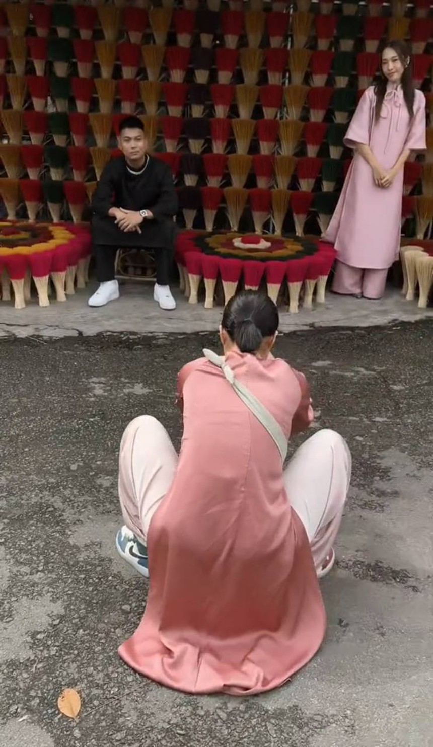 Sướng nhất Emily và BigDaddy: Cùng nhau vi vu du lịch đã thế còn có nháy xịn siêu có tâm khiến dân tình chỉ biết ước - Ảnh 3. Sướng nhất Emily và BigDaddy: Cùng nhau vi vu du lịch đã thế còn có nháy xịn siêu có tâm khiến dân tình chỉ biết ước - Ảnh 3.