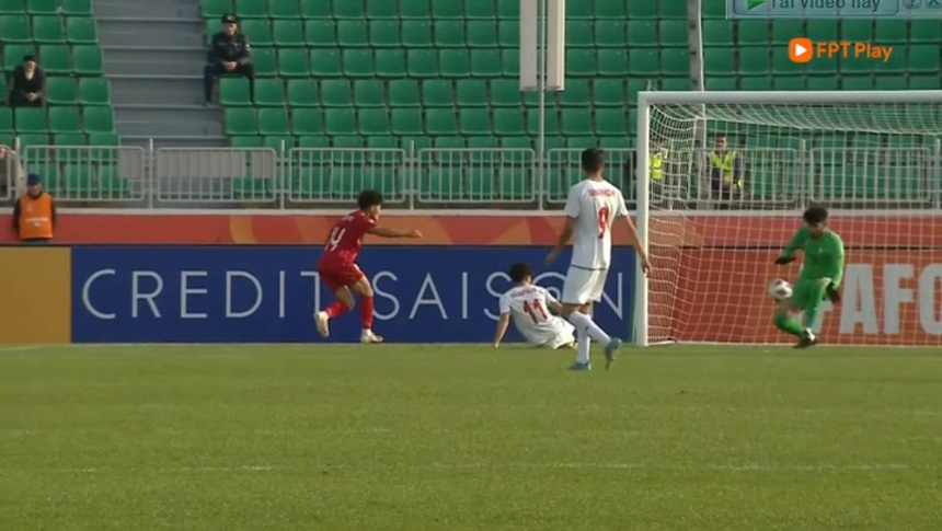 Đáng tiếc với pha bỏ lỡ của Quốc Việt khiến U20 Việt Nam bị loại - Ảnh 2.