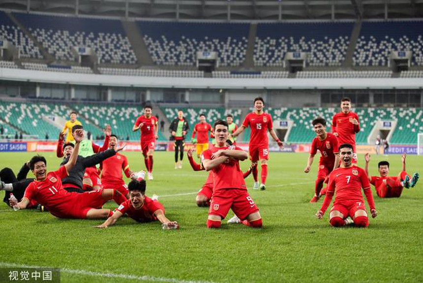 Báo Trung Quốc háo hức vẽ viễn cảnh đi tiếp, cộng đồng mạng vẫn lo cho đội nhà - Ảnh 2. Báo Trung Quốc háo hức vẽ viễn cảnh đi tiếp, cộng đồng mạng vẫn lo cho đội nhà - Ảnh 2.