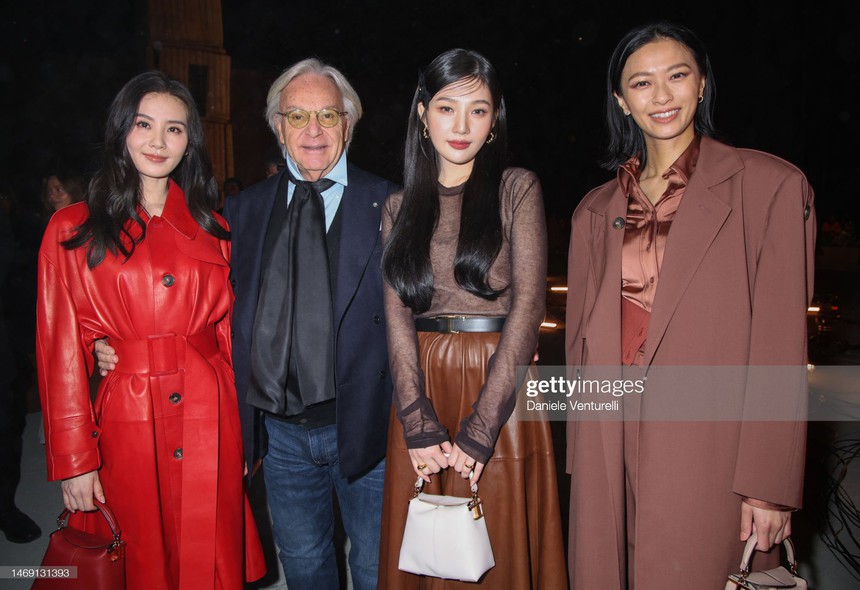 Loạt ảnh gấp đôi visual mùa Fashion Week 2023: Song Hye Kyo - Jeon Ji Hyun ''lão hóa ngược'' bên trai trẻ, Jennie ốm mà vẫn sang, Lưu Diệc Phi gây sốc visual - Ảnh 10.