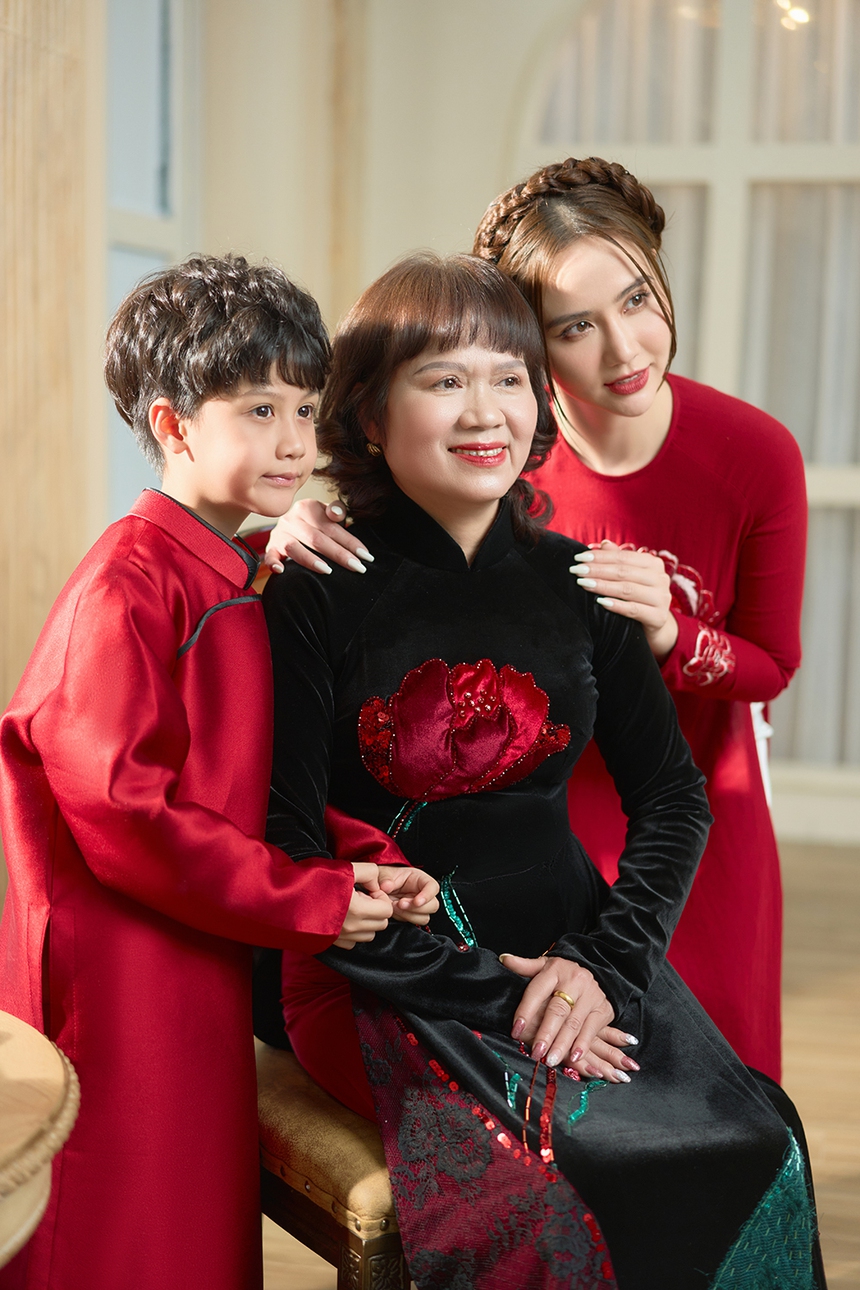 Đình Tú, Thuỳ Anh của 'Đừng nói khi yêu' chia sẻ những khoảnh khắc hạnh phúc bên mẹ - Ảnh 4.