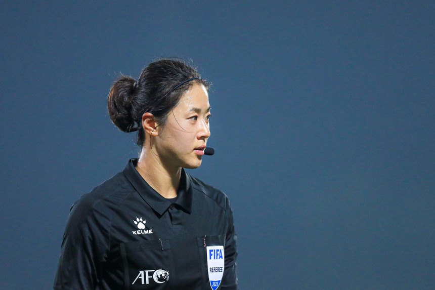 Nhan sắc cực phẩm của nữ trọng tài Hàn quốc ở vòng loại U20 nữ châu Á - Ảnh 4. Trọng tài chính Kim Yu Jeong, trọng tài Kim Yu Jeong, Kim Yu Jeong