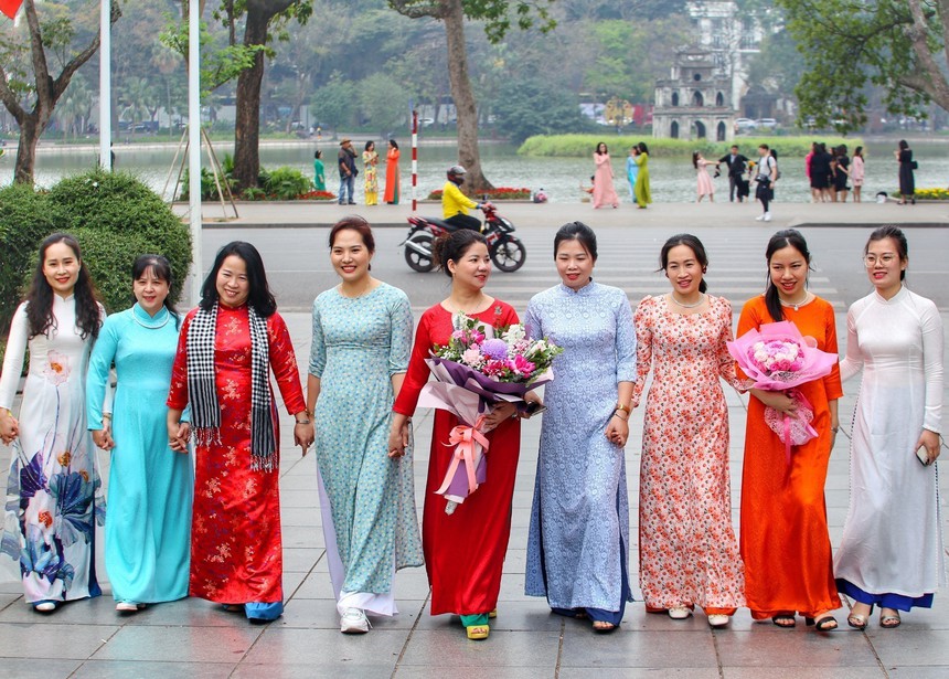 Bắc Bộ sáng có mưa phùn, trưa chiều hửng nắng - Ảnh 1.