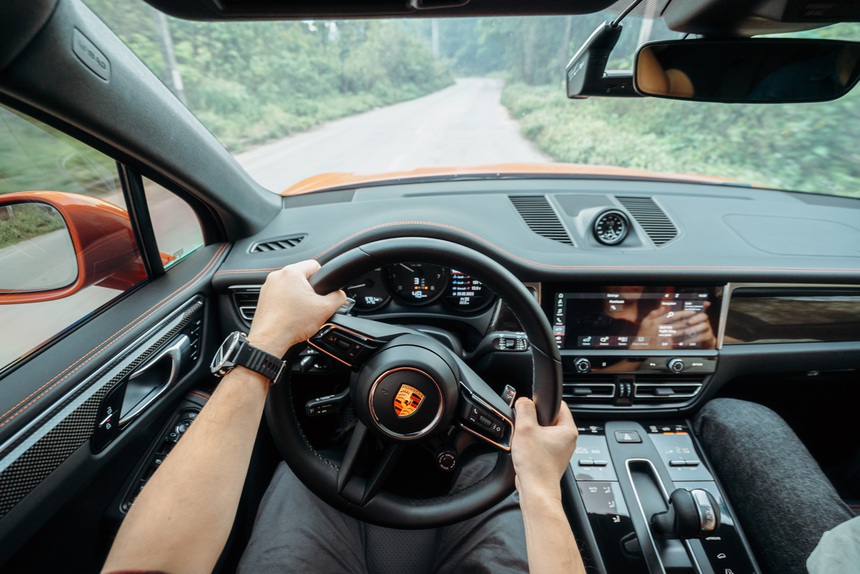 Tôi dành cả ngày hưởng Porsche Macan và đã hiểu vì sao người giàu mua xe không mấy để tâm tới thông số - Ảnh 6. Tôi dành cả ngày hưởng Porsche Macan và đã hiểu vì sao người giàu mua xe không mấy để tâm tới thông số - Ảnh 6.