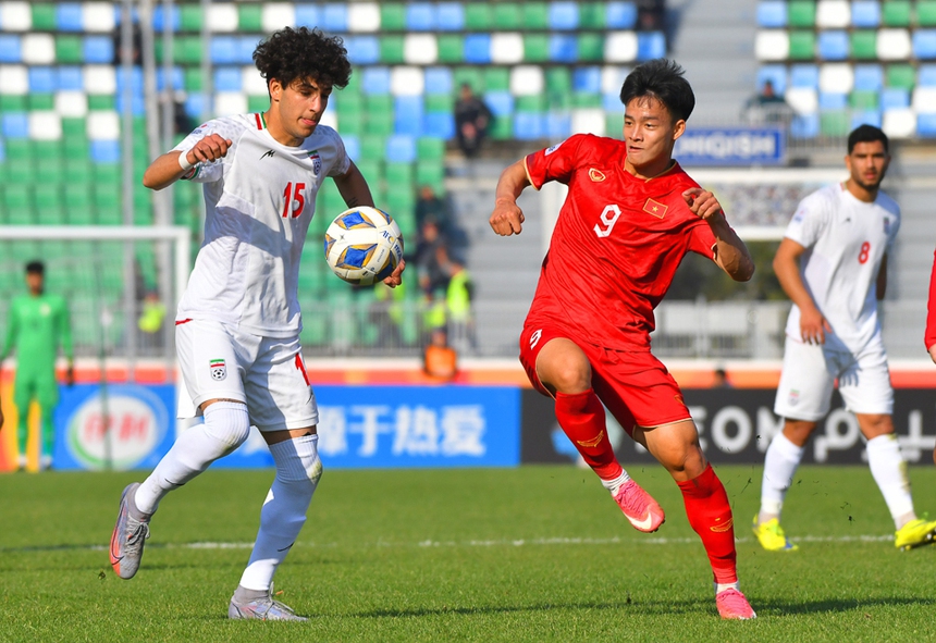 Bóng đá Việt Nam ngày 8/3: Tuyển Việt Nam tập buổi đầu tiên vào buổi tối - Ảnh 3.