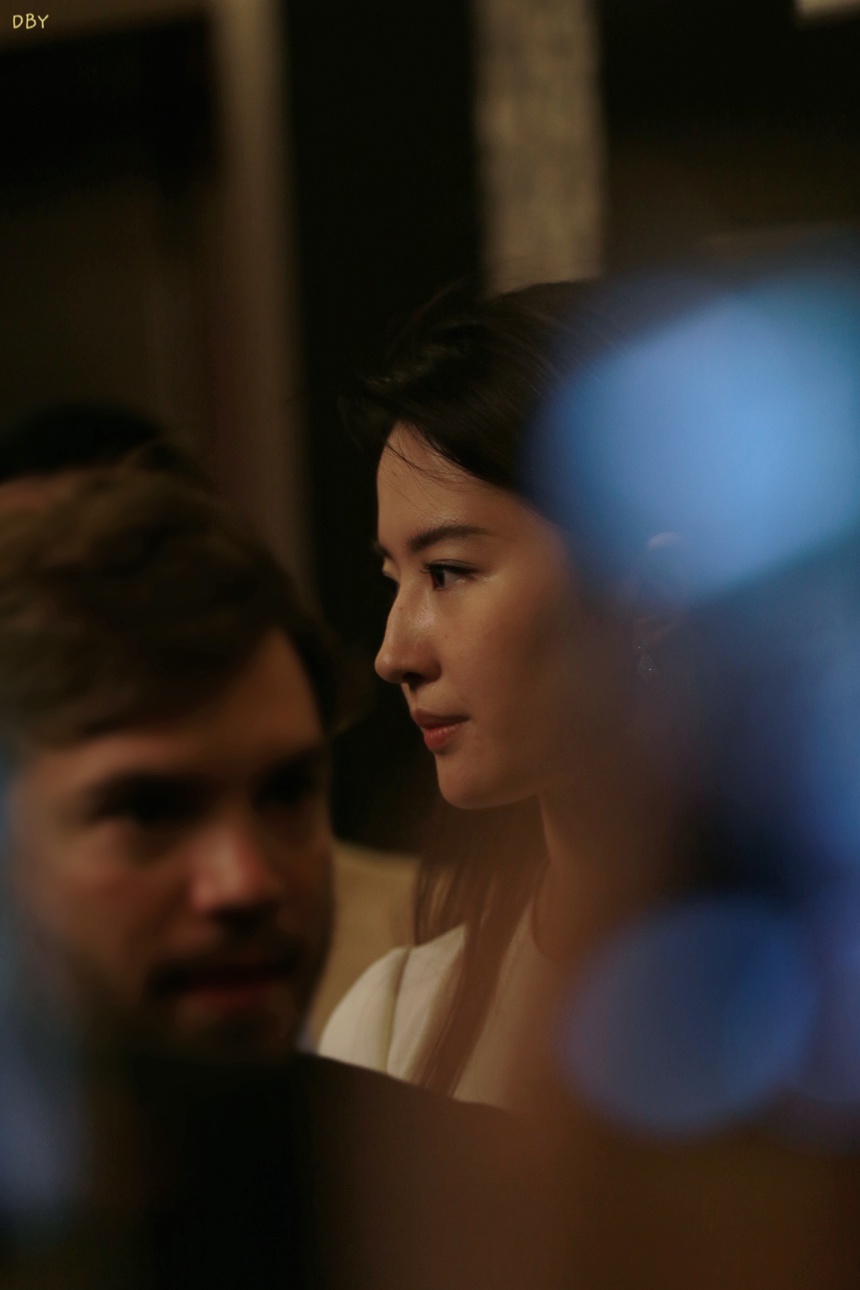 Đẳng cấp nhan sắc 'đỉnh cao' của Lưu Diệc Phi: Dù ảnh chụp vội nhưng khí chất 'thần tiên tỷ tỷ' không lẫn đi đâu được - Ảnh 4. Đẳng cấp nhan sắc 'đỉnh cao' của Lưu Diệc Phi: Dù ảnh chụp vội nhưng khí chất 'thần tiên tỷ tỷ' không lẫn đi đâu được - Ảnh 4.