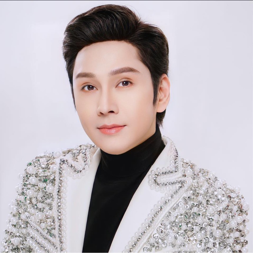 Vũ Luân - con nuôi NSƯT Vũ Linh: Mua cho anh chị em mỗi người căn nhà, độc thân ở tuổi 51 - Ảnh 4. Vũ Luân - con nuôi NSƯT Vũ Linh: Mua cho anh chị em mỗi người căn nhà, độc thân ở tuổi 51 - Ảnh 4.