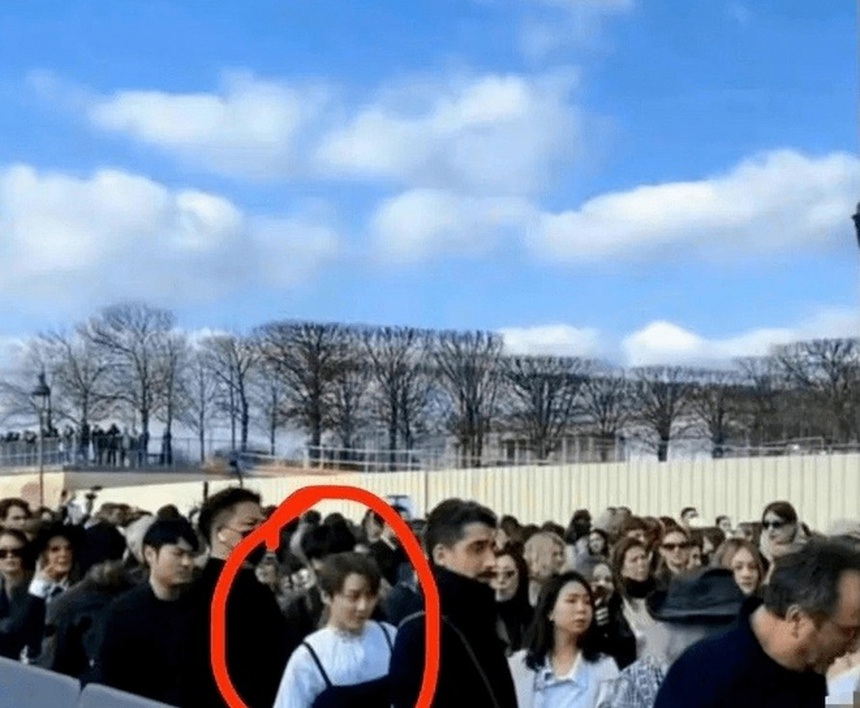 Dior bị la ó vì 'o bế' Jisoo, ghẻ lạnh Chương Tử Di và đại sứ thương hiệu xứ Trung: Hình như Cnet 'cả giận mất khôn' rồi! - Ảnh 3.