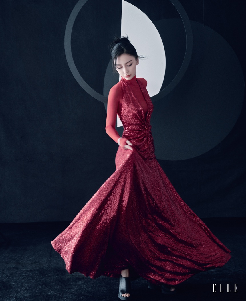 Angelababy trên bìa Elle Singapore tháng 3/2023: 'Học cách bỏ qua những lời ác ý' - Ảnh 7.