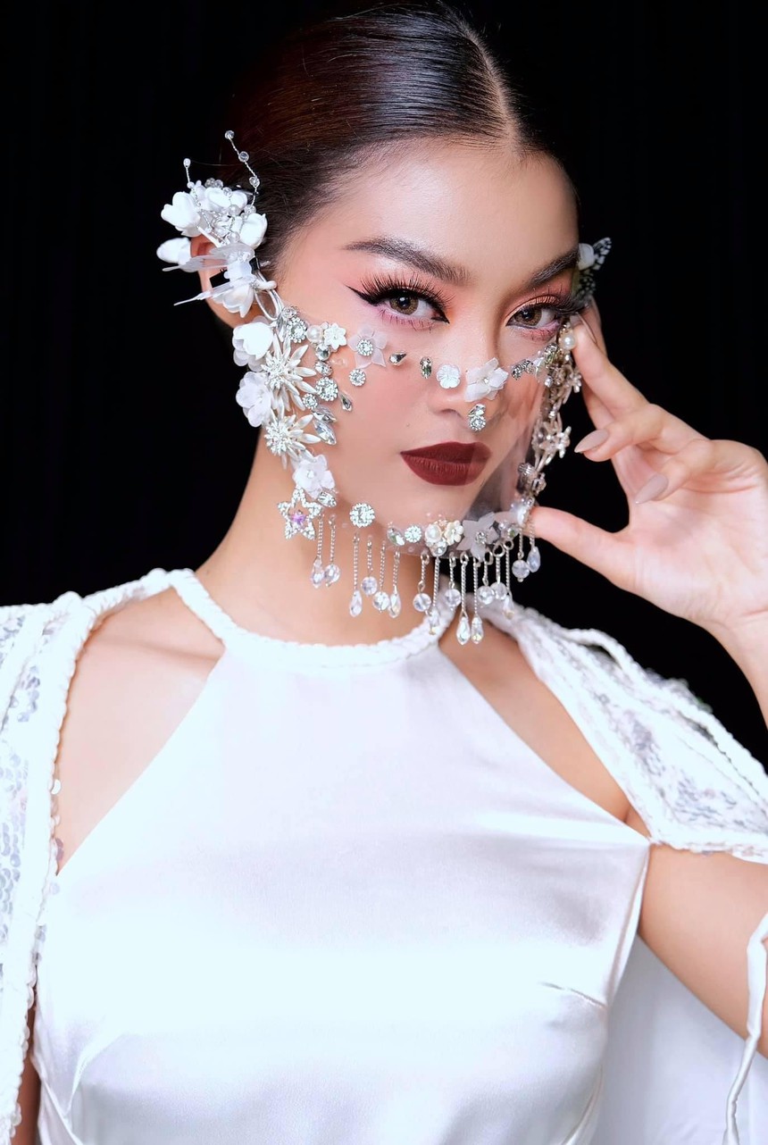  Á hậu Kiều Loan để lộ mũi xộc xệch hậu nghi vấn phẫu thuật thẩn mỹ, gương mặt khi lột hết make-up khó nhận ra   - Ảnh 7.