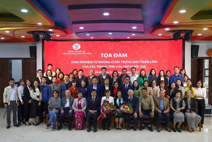 'Gỡ khó' cho triển lãm tư liệu - Ảnh 6.