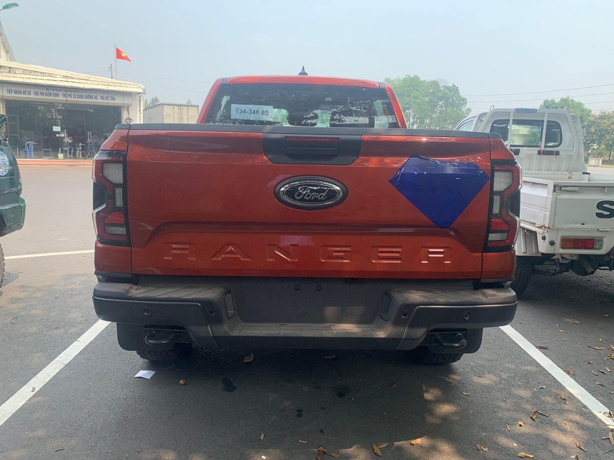 Ford Ranger Raptor 2023 đã ra biển số tại Việt Nam, để lộ trang bị khủng nhưng lại thiếu một chi tiết gây thắc mắc - Ảnh 4.