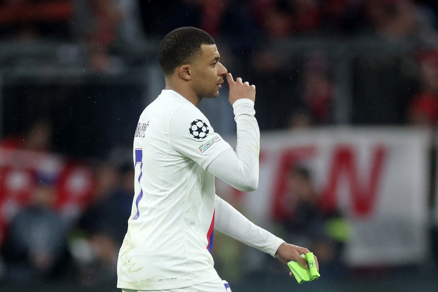 Bị loại khỏi Cúp C1, Mbappe lại khiến PSG lo lắng tìm cách giữ chân - Ảnh 2.