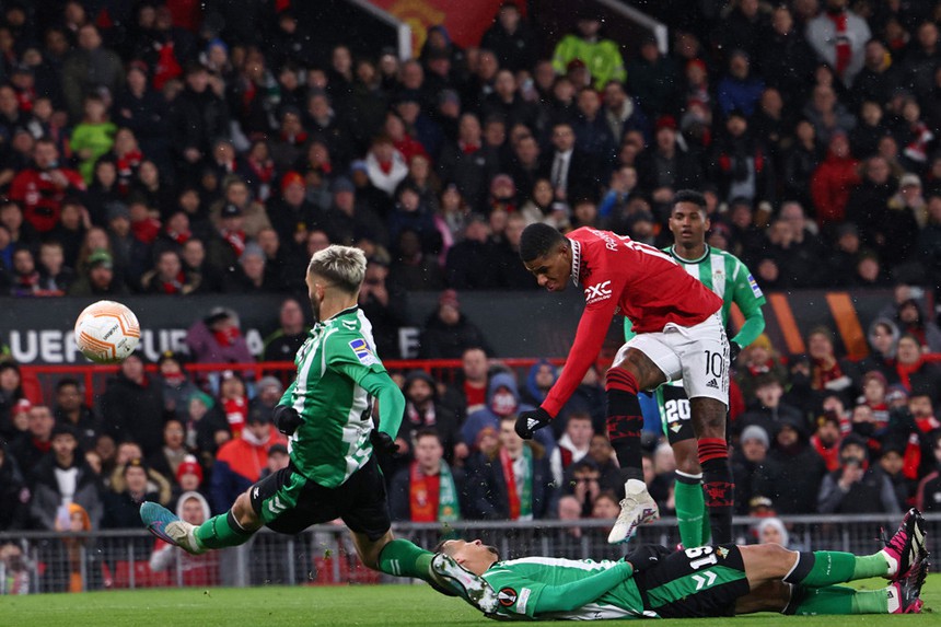 Liên tiếp thắng to ở Europa League, MU tràn trề cơ hội ẵm cú đúp danh hiệu - Ảnh 4.