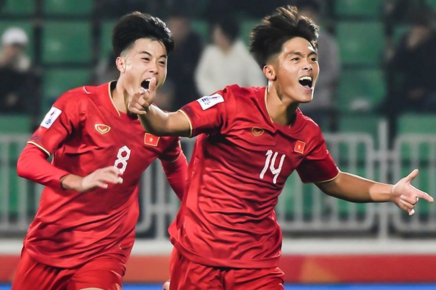 HLV Troussier đưa cầu thủ U20 Việt Nam vào đội hình tranh HCV SEA Games 32 - Ảnh 2. HLV Troussier đưa cầu thủ U20 Việt Nam vào đội hình tranh HCV SEA Games 32 - Ảnh 2.