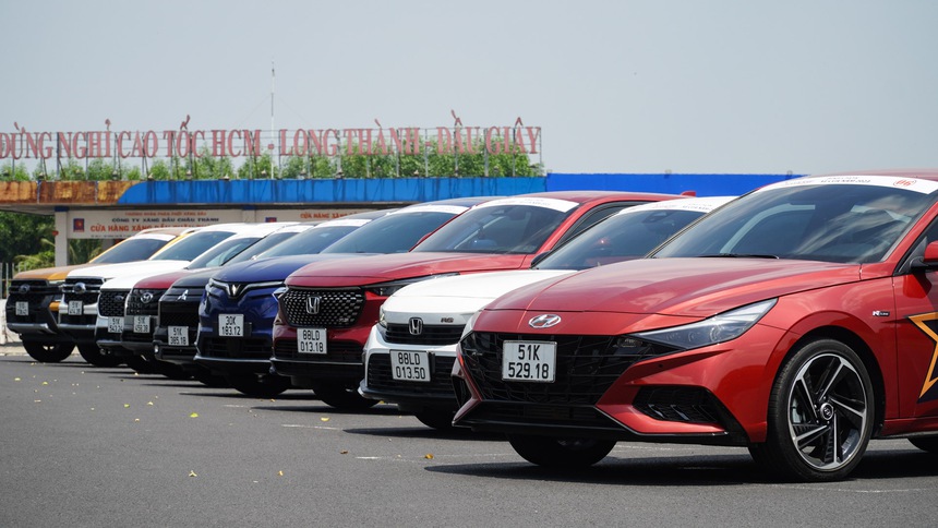 Mở cổng bình chọn Xe của năm 2023: Bỏ phân khúc hạng A, ô tô điện VinFast áp đảo đối thủ - Ảnh 3.