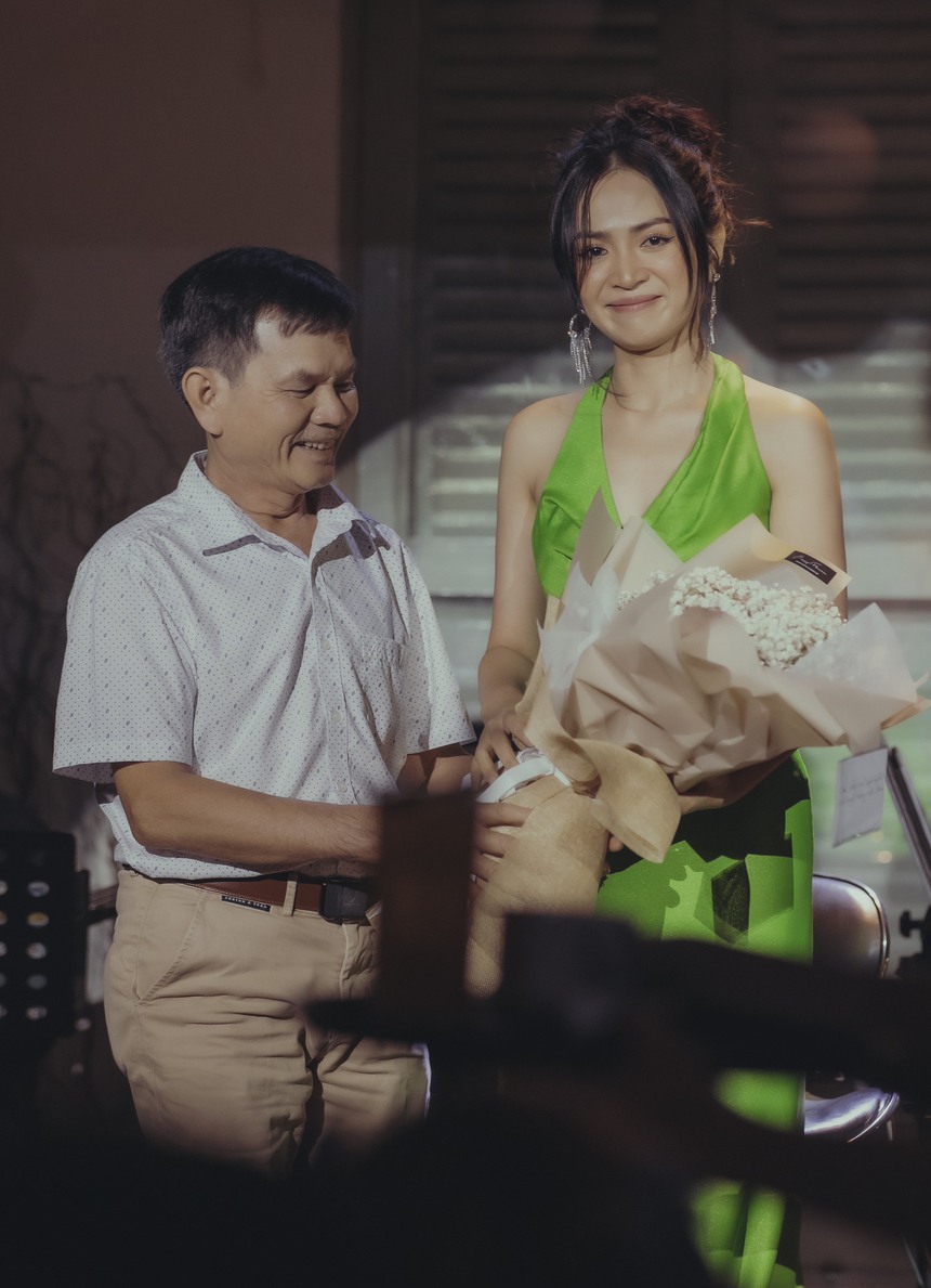 Ca sĩ Duyên Quỳnh: "Mỗi lần muốn gặp ba là phải lên kế hoạch để... mẹ không buồn" - Ảnh 5.
